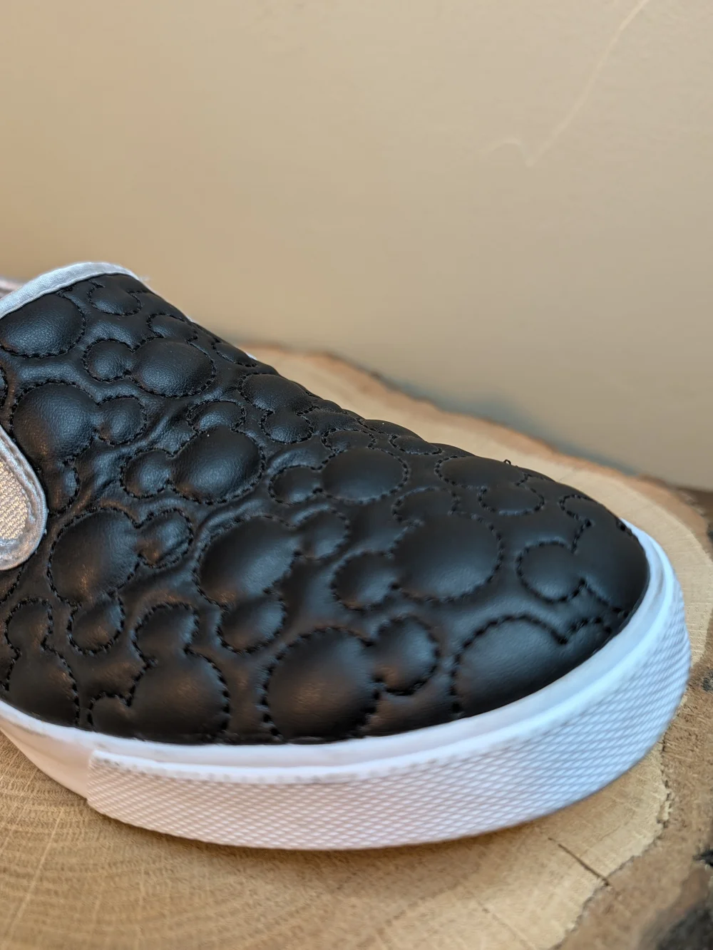 Women's Disney Mickey Mouse Quilted Slip-On Sneakers in Black Sz 10